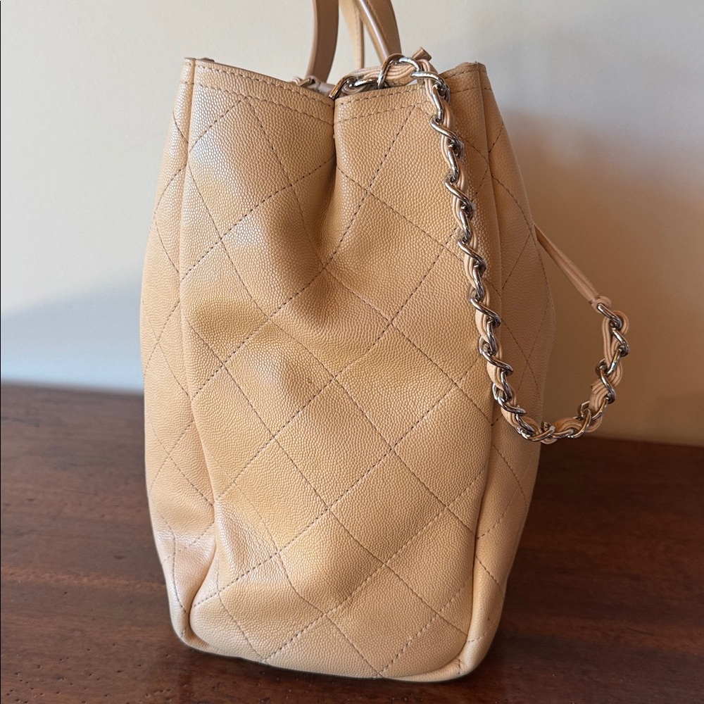 Chanel Lady Coco Shopping Tote‎ - Picture 4 of 11